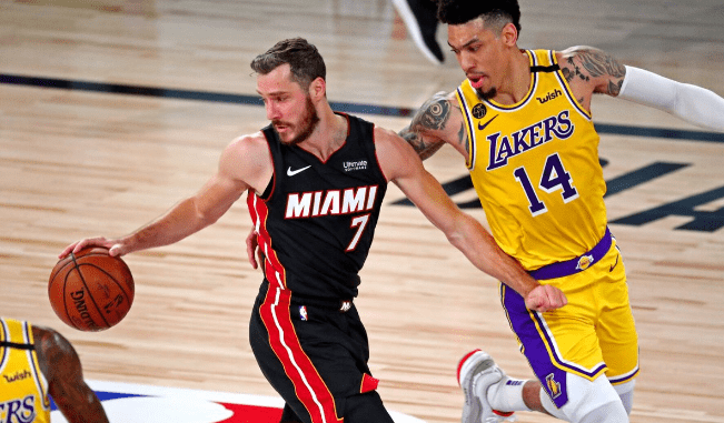 zh-yabobet.com- 莎拉波娃露缝隙图片 